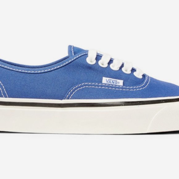 vans u authentic